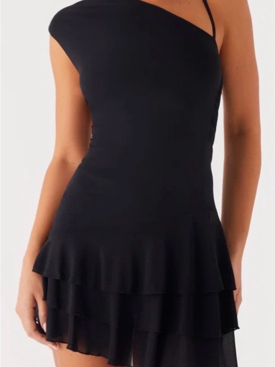 Peppermayo Dresses & Skirts - Peppermayo Black One-Shoulder Ruffled Hem Dress
